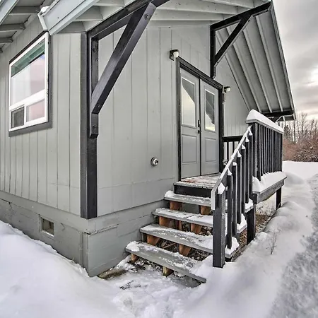 Cozy Cle Elum Cabin With 3 Acres And Stocked Pond